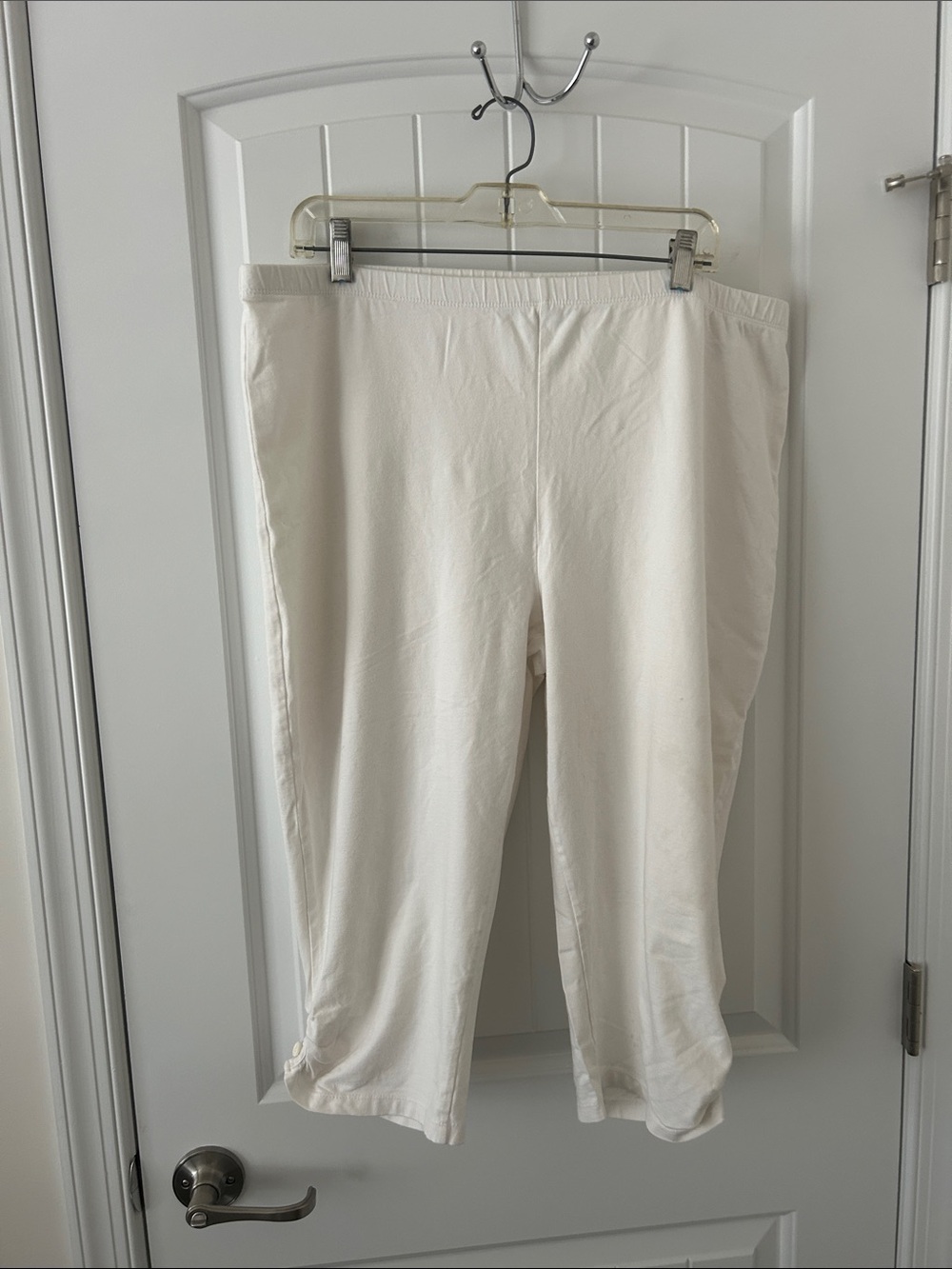 Susan Graver White Cropped Ankle Pants